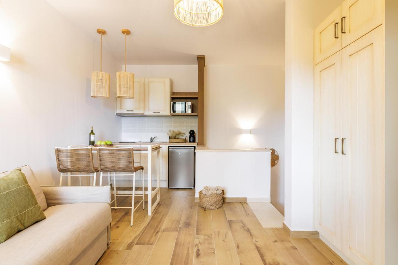 Kastri Elia Suites ニキティ エクステリア 写真